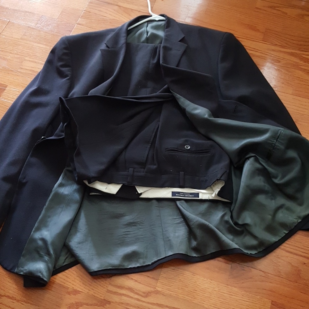 Suit - Picture 2 of 5